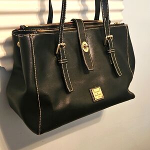 DOONEY AND BOURKE  Triple Section Handbag